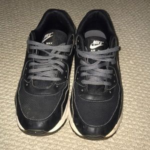 Black Nike Air Max